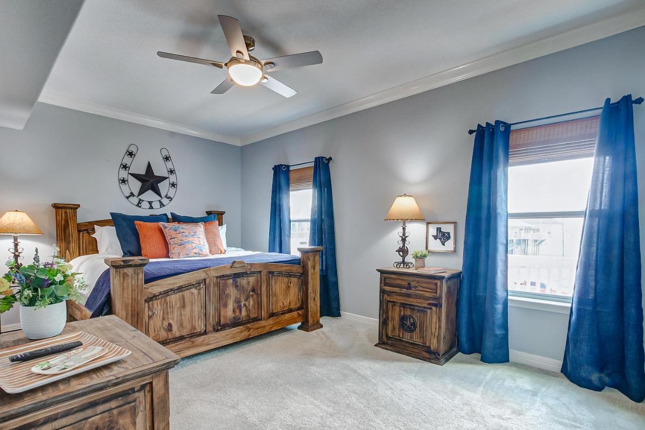 Spring Break Specials! Front Row Views - Tiki Bar - Playground Villa Bolivar Peninsula Kültér fotó